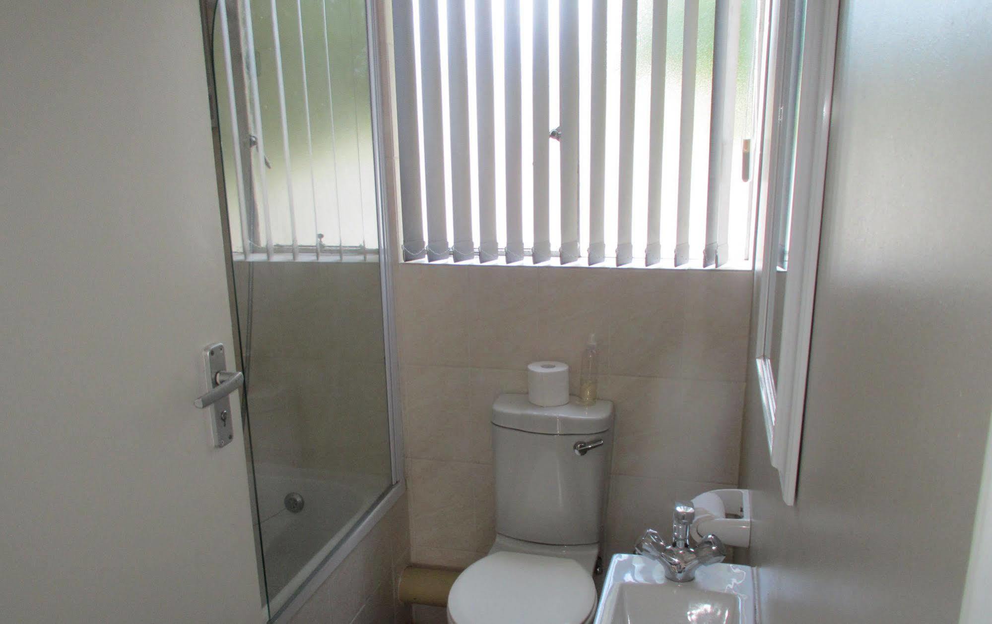 Clouds Guest House Дурбанвиль Экстерьер фото
