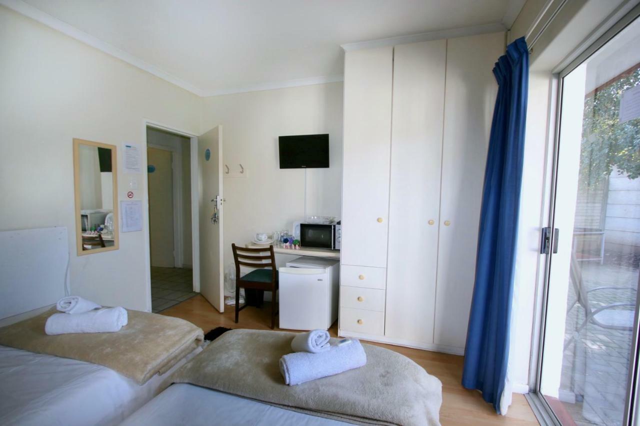 Clouds Guest House Дурбанвиль Экстерьер фото