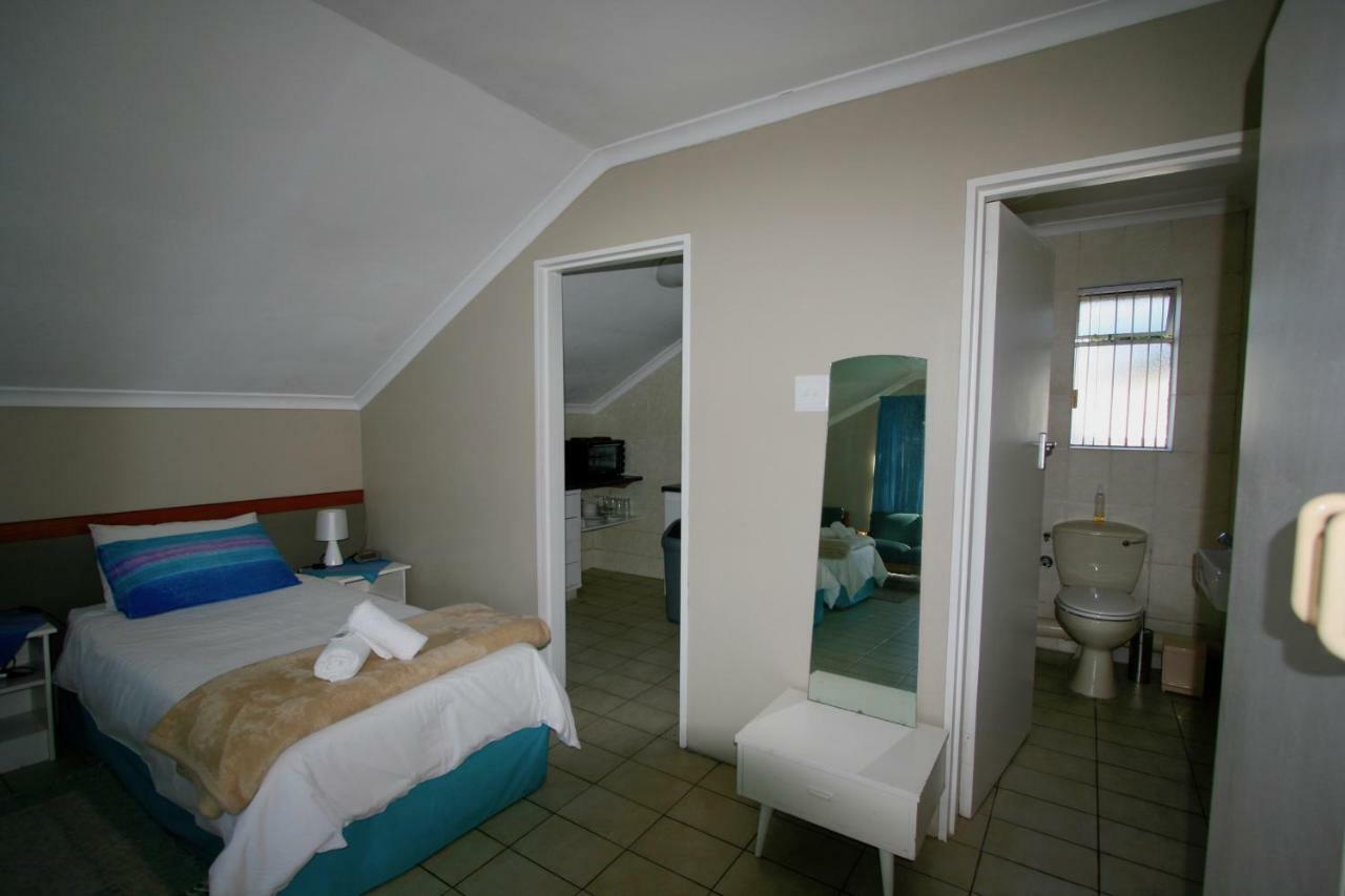 Clouds Guest House Дурбанвиль Экстерьер фото