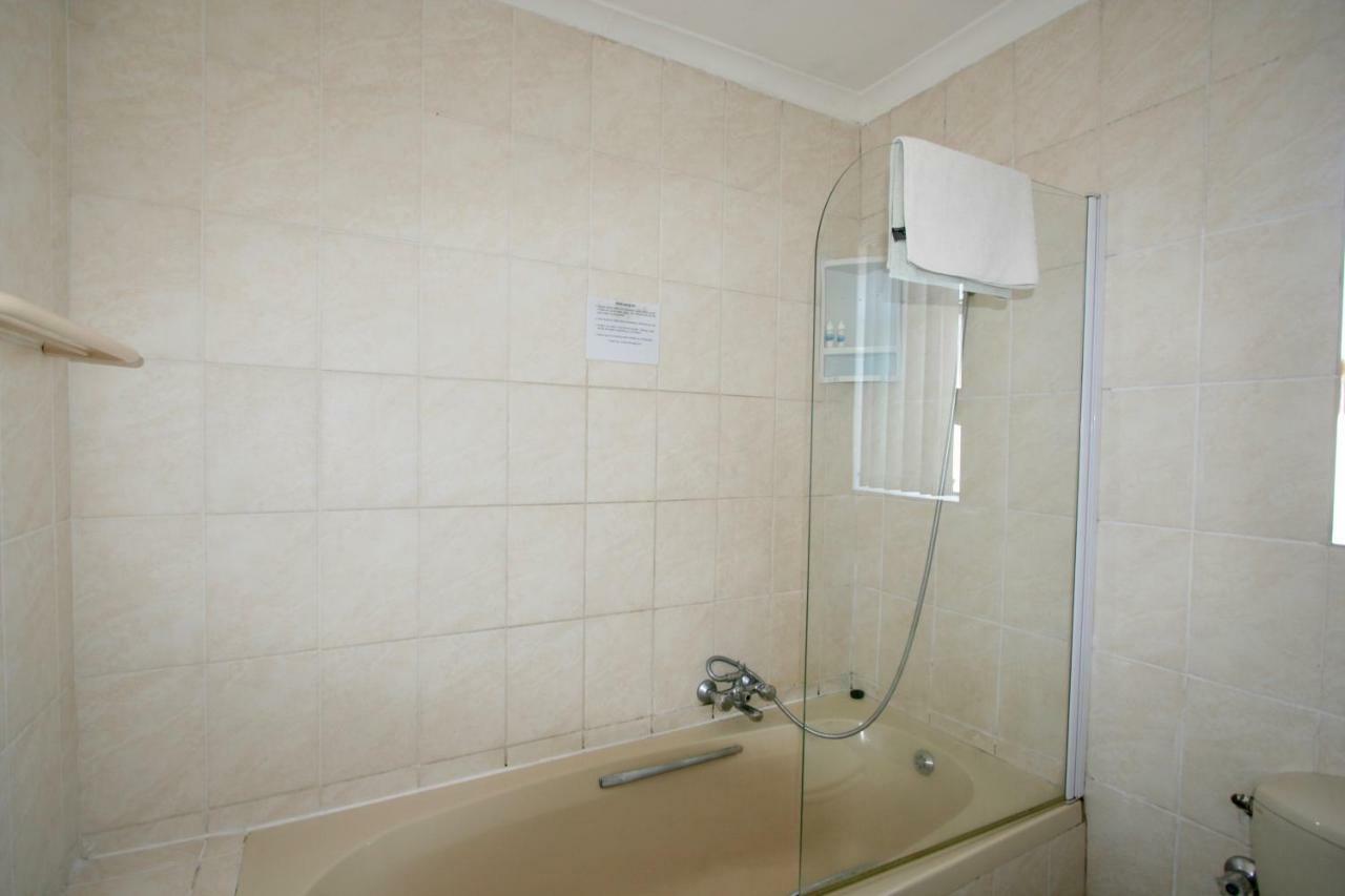 Clouds Guest House Дурбанвиль Экстерьер фото